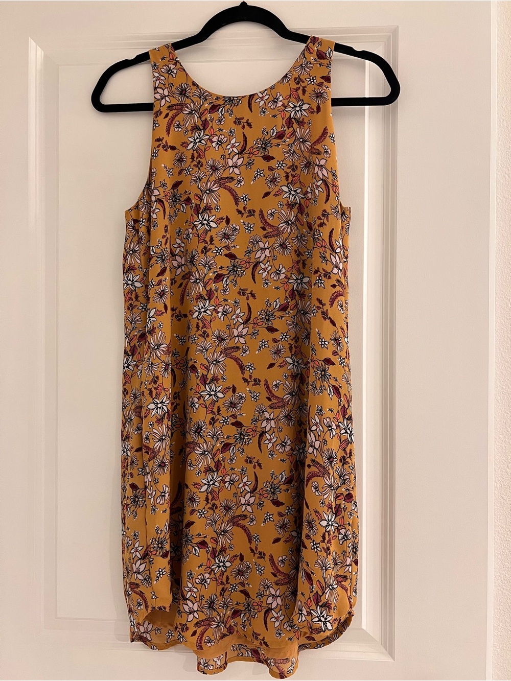 Pink Republic Mustard Sleeveless Floral Midi Dress w/ Pockets - Size Medium